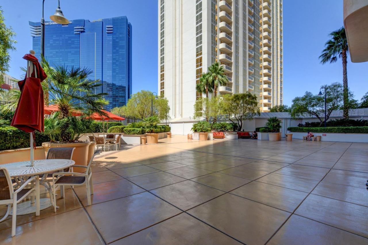 Mgm Signature-22-703 Strip View Jacuzzi Studio Las Vegas Luaran gambar